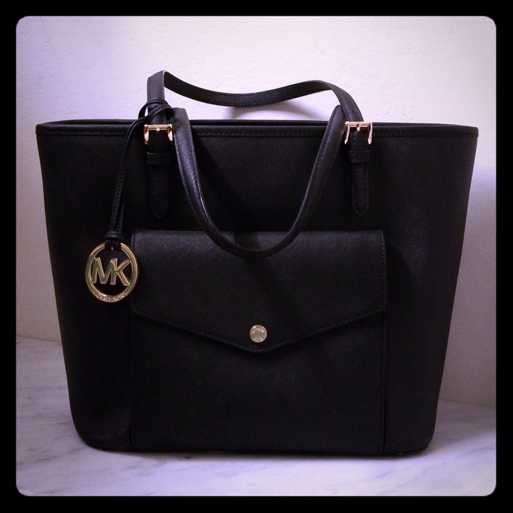 CLASSIC! MICHAEL Michael Kors Tote!